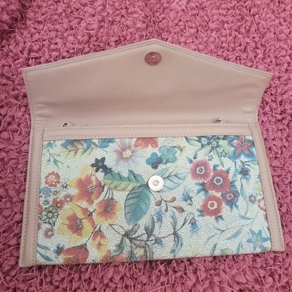 Sondra Roberts floral leather envelope clutch - Picture 5 of 8